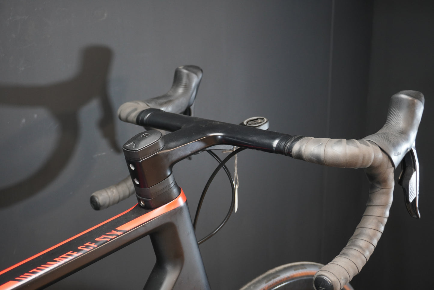 Canyon Ultimate CF SLX9 AXS RED & P/M Carbon Disc Road Bike 2019 - Large