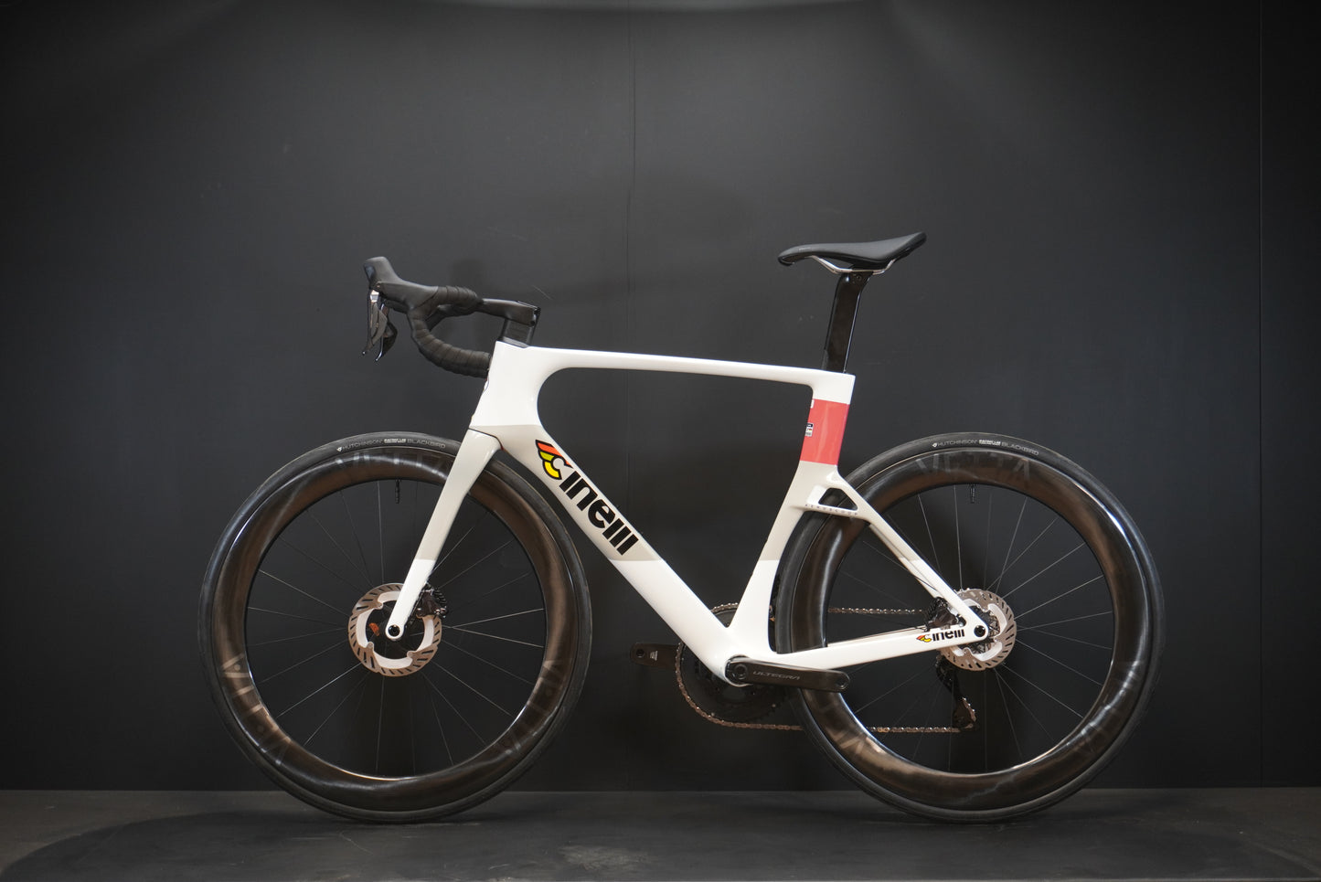 Cinelli Aeroscoop Ultegra Di2 Carbon Disc Road Bike 2026 - Large