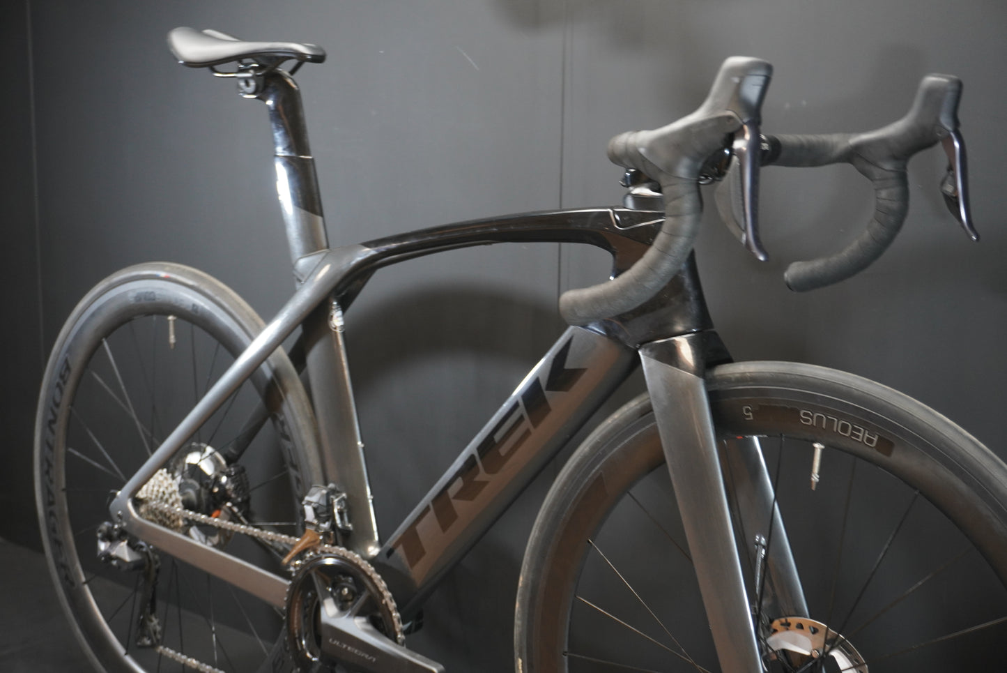 Trek Madone SL6 Ultegra Di2 Carbon Disc Road Bike 2021 - 54cm