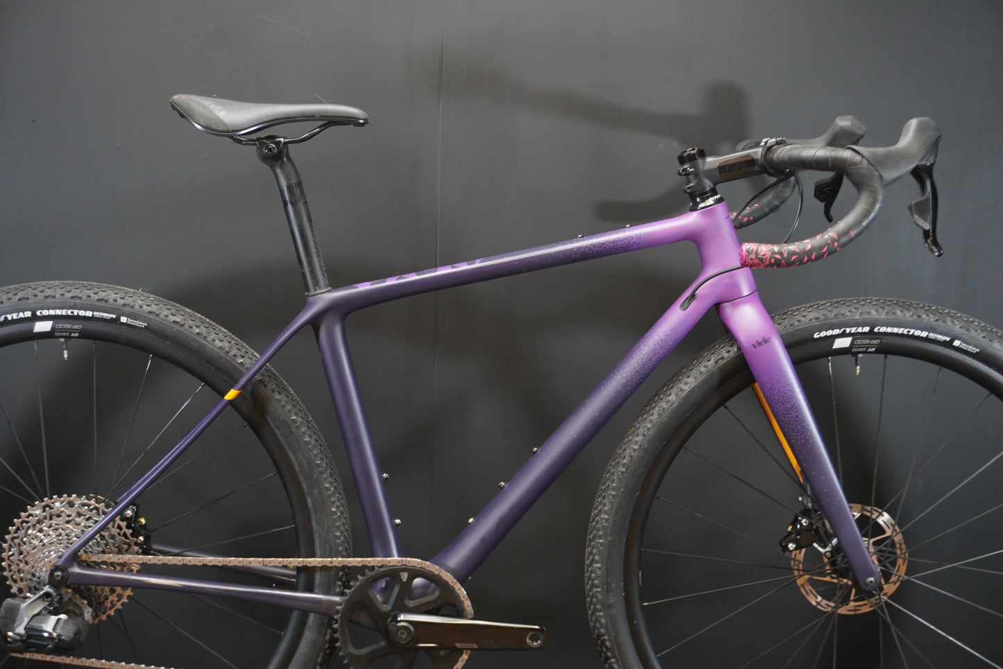 Vielo V+1 Rival AXS & P/M Carbon Disc Road Bike 2025 - Small
