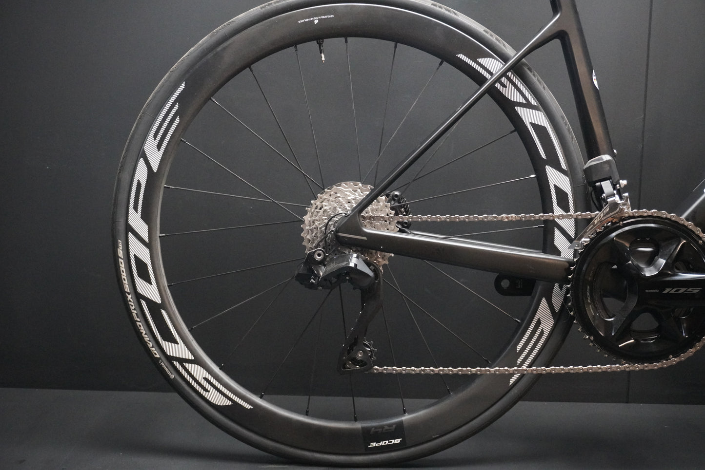 BMC Teammachine SLR Seven 105 Di2 Carbon Disc Road Bike 2023 - 54cm - £1.5K+ of Upgrades