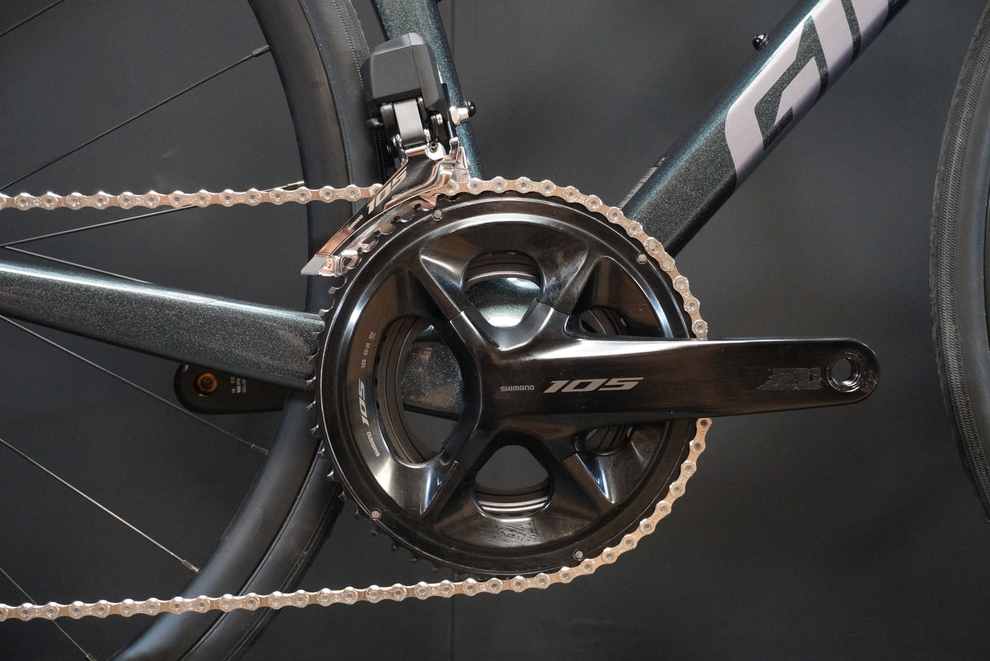 Giant TCR 105 Di2 Carbon Disc Road Bike - Medium - 2025