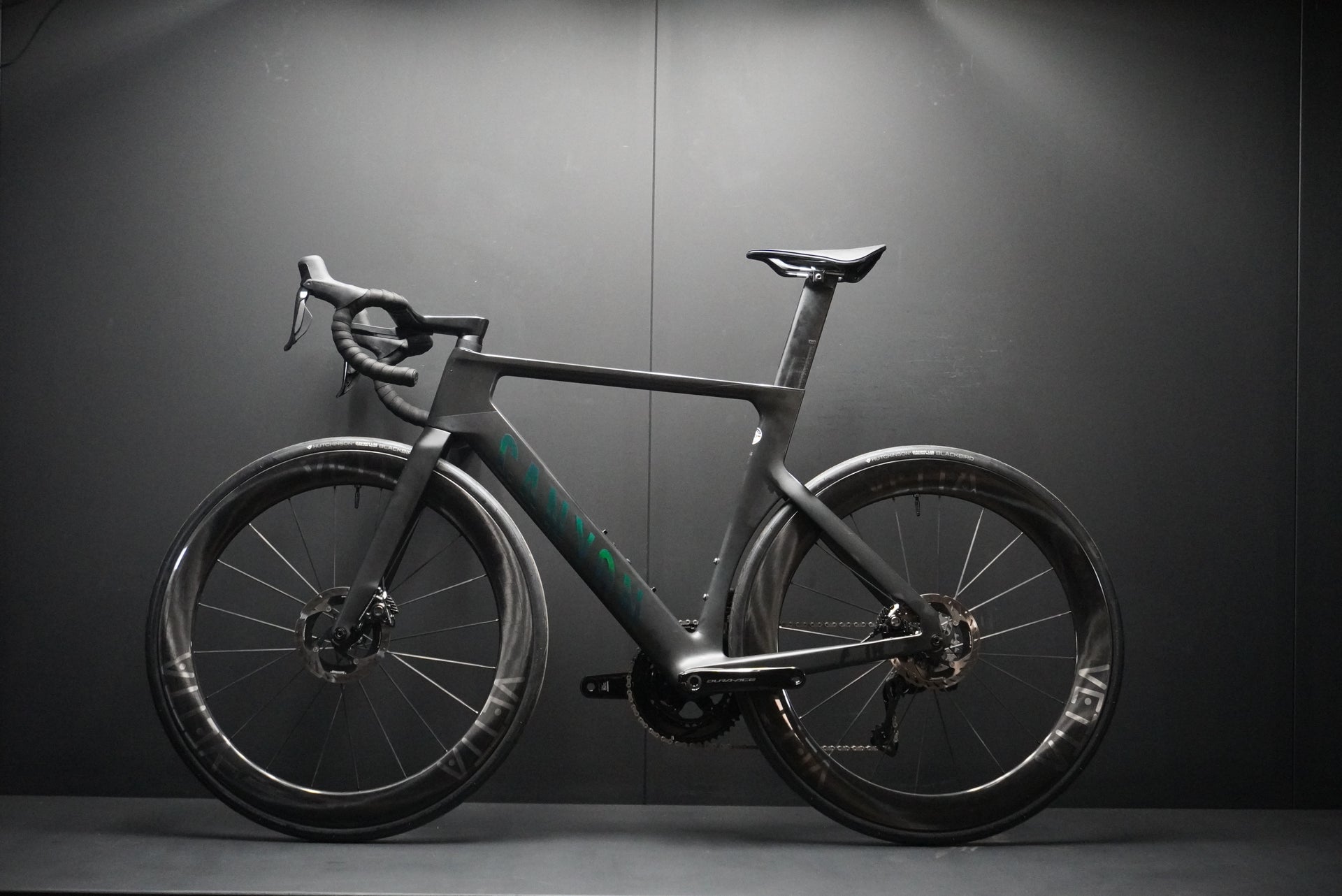 Canyon Aeroad CFR Dura-Ace Di2 Carbon Disc Road Bike 2024 - Medium