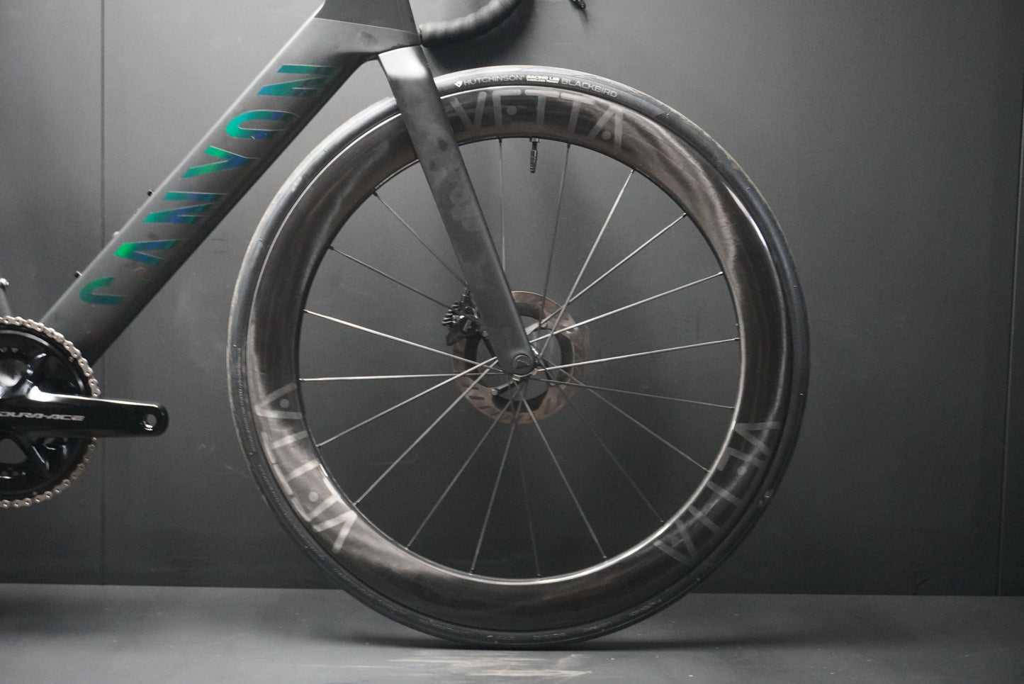 Canyon Aeroad CFR Dura-Ace Di2 Carbon Disc Road Bike 2024 - Medium