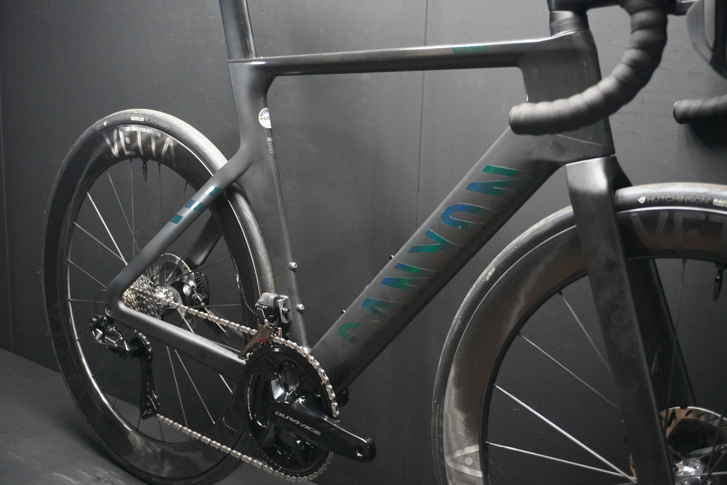 Canyon Aeroad CFR Dura-Ace Di2 Carbon Disc Road Bike 2024 - Medium