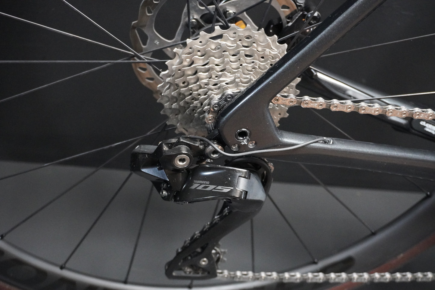 Trek Emonda SL6 Pro 105 Di2 Carbon Disc Road Bike 2023 - 58cm