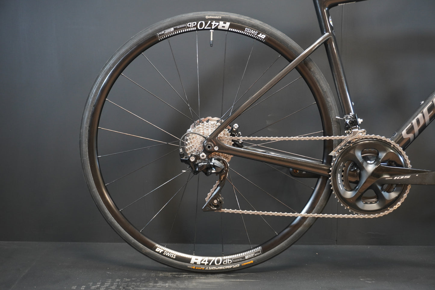 Specialized Tarmac SL6 Sport 105 Carbon Disc Road Bike 2023 - 54cm