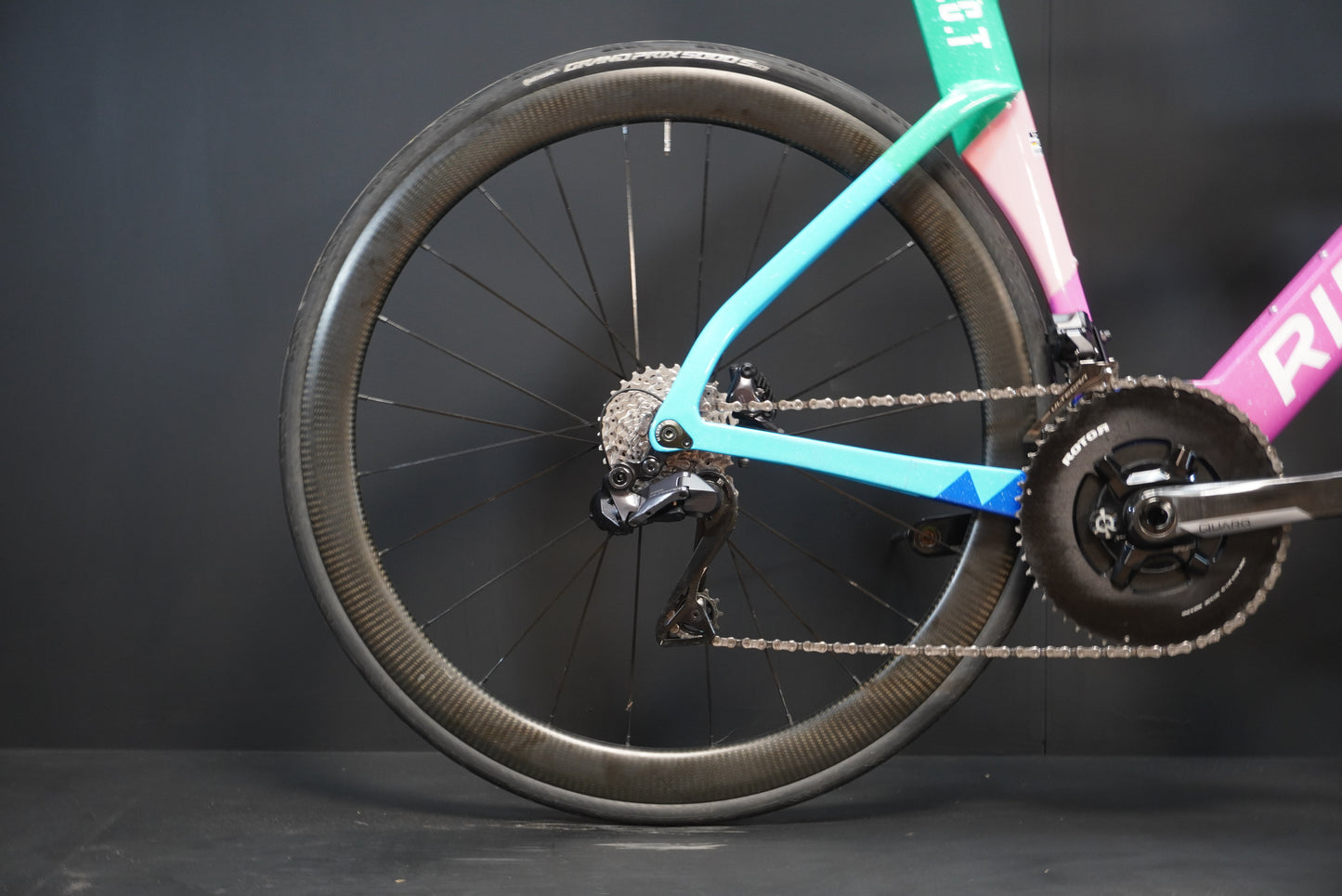 Ribble Collective Ultra SLR Di2 Carbon Disc Road Bike 2023 - Large