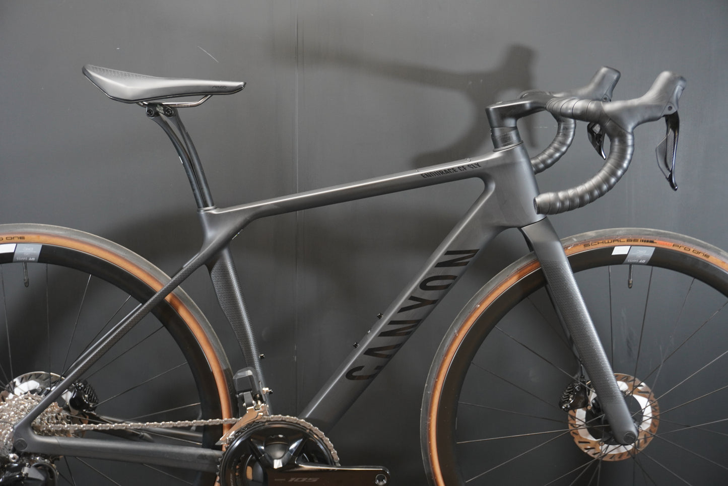 Canyon Endurace CF SLX 7 105 Di2 & P/M Carbon Disc Road Bike 2024 - XS