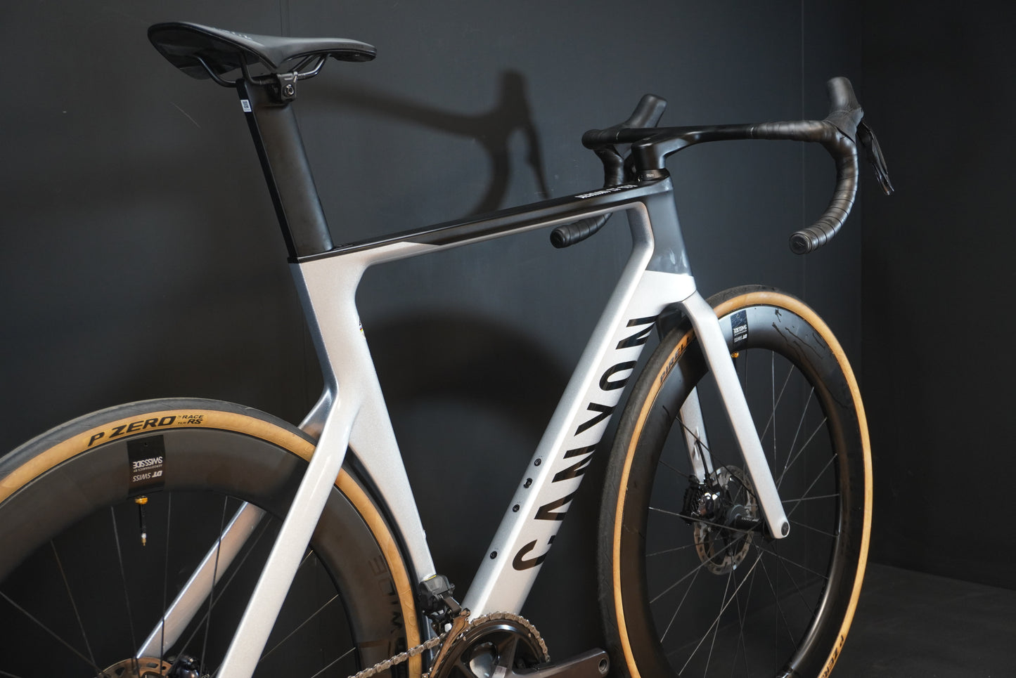 Canyon Aeroad CF SLX 8 Di2 P/M Carbon Disc Road Bike 2024 - Large