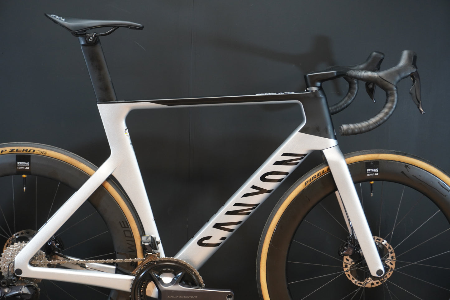 Canyon Aeroad CF SLX 8 Di2 P/M Carbon Disc Road Bike 2024 - Large