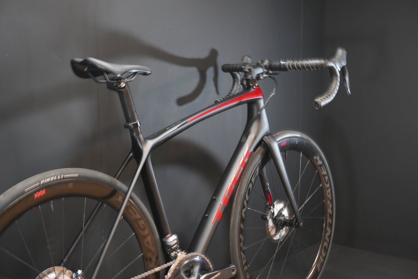 Trek Emonda SLR Ultegra Di2 Carbon Disc Road Bike - 2022 - 56cm