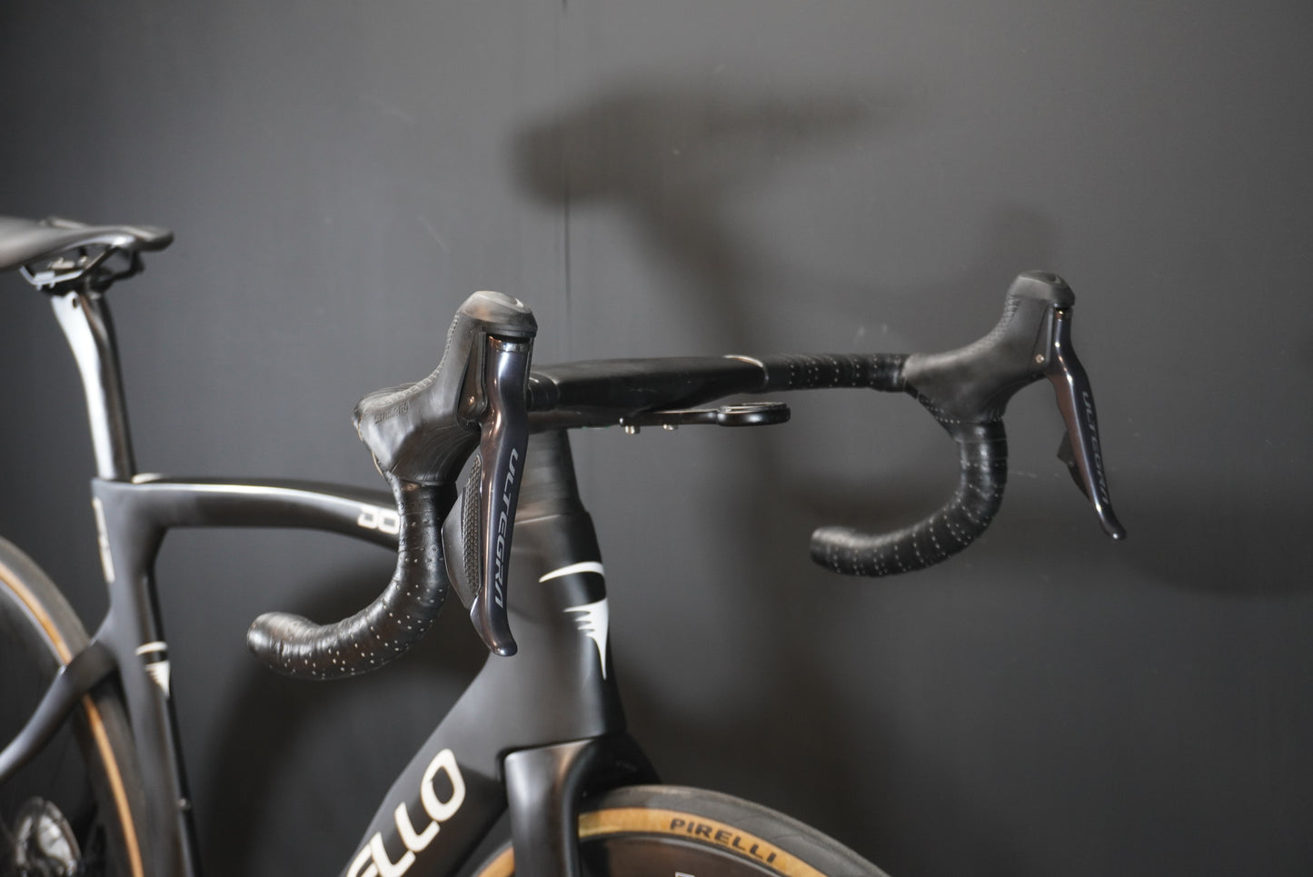 Pinarello Dogma F12 Di2 Carbon Disc Road Bike 2021 - 540mm