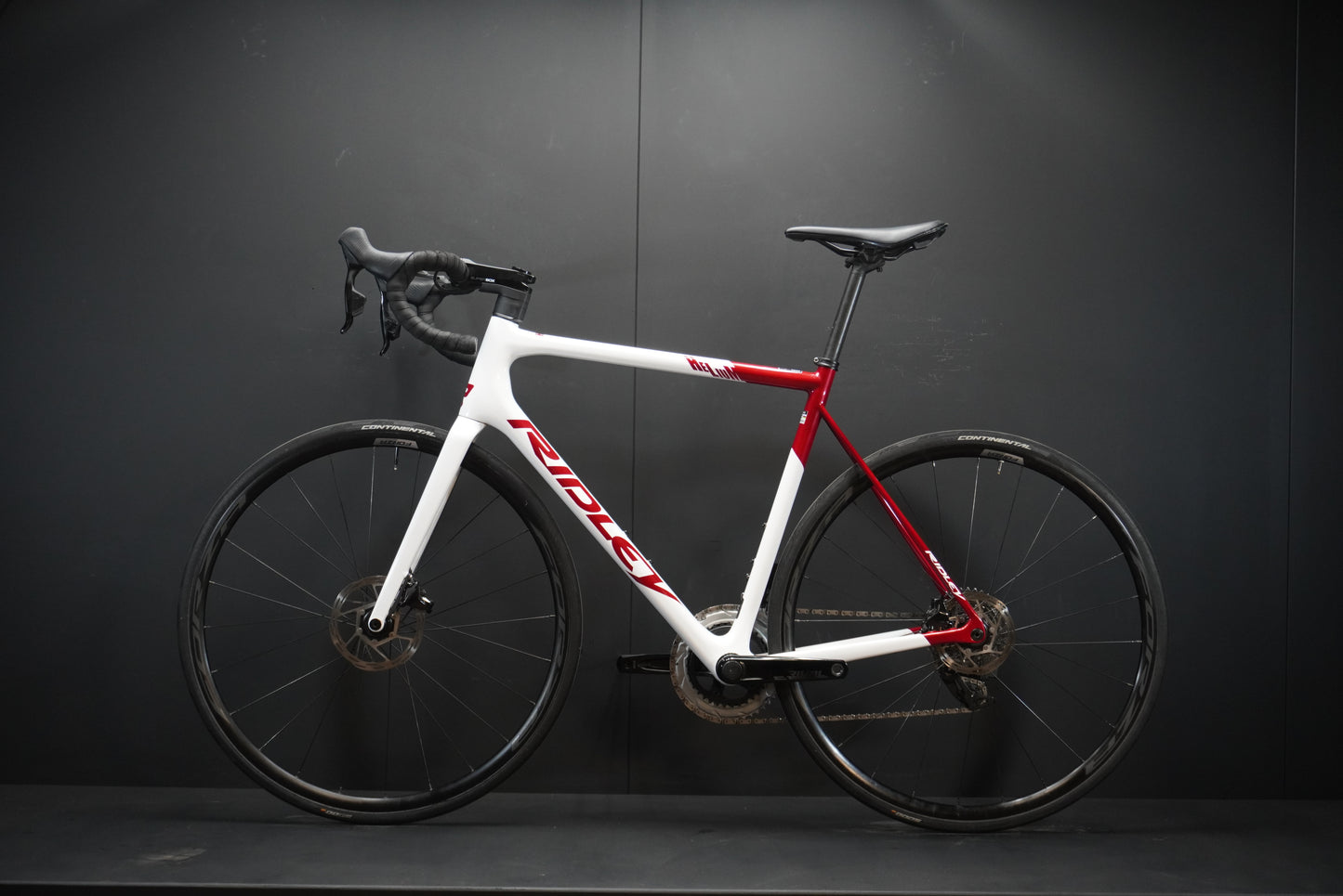 Ridley Helium AXS Carbon Disc Road Bike 2024 - Medium