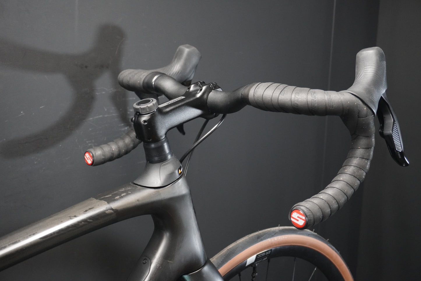 Specialized Roubaix Comp AXS & PM Carbon Disc Road Bike 2022 - 56cm