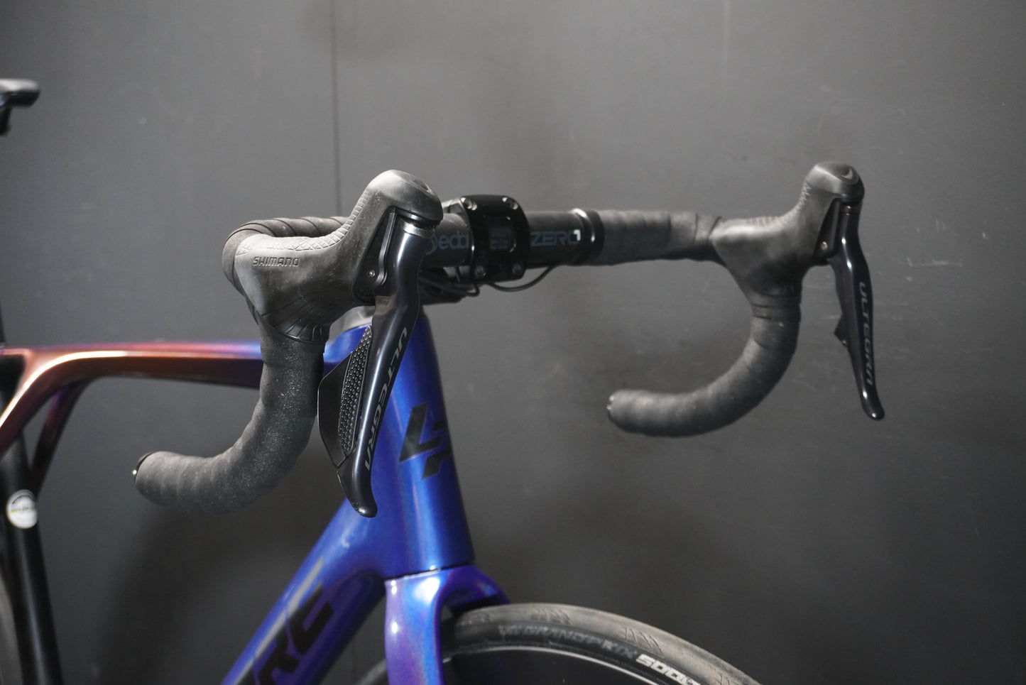 Lapierre Xelius SL 8.0 Di2 Carbon Disc Road Bike 2023 - Large