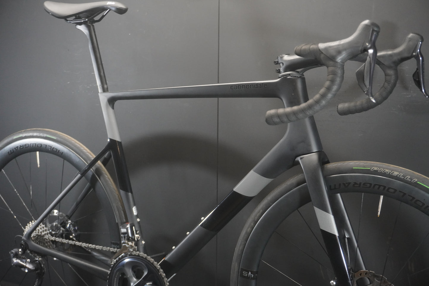 Cannondale Supersix Evo Di2 Carbon Disc Road Bike 2022 – 58cm