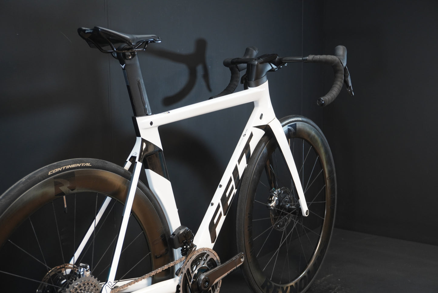 Felt AR Advanced SRAM Red AXS Carbon Disc Road Bike 2023 - 54cm