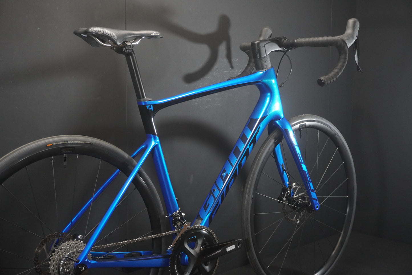 Giant Defy Advanced Pro 3 105 Carbon Disc Road Bike 2020 - M/L