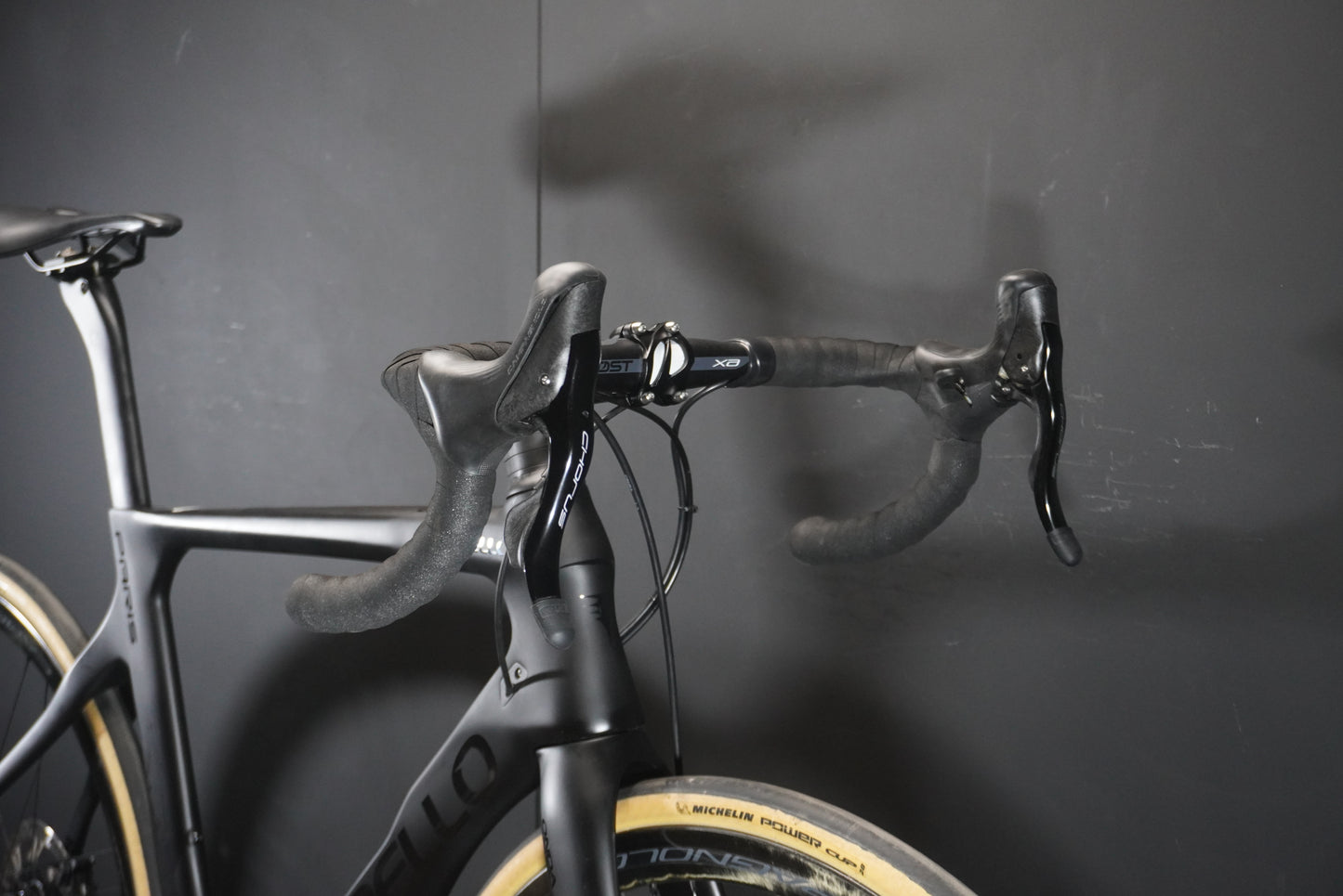 Pinarello Paris Chorus/Shamals Carbon Disc Road Bike 2023 - 53cm