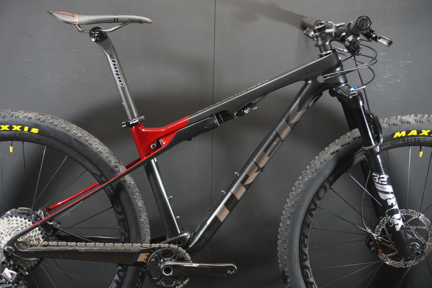 Trek Supercalibre 9.7 Full Suspension Carbon MTB 2022 - Medium