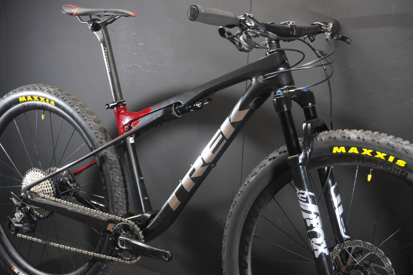 Trek Supercalibre 9.7 Full Suspension Carbon MTB 2022 - Medium