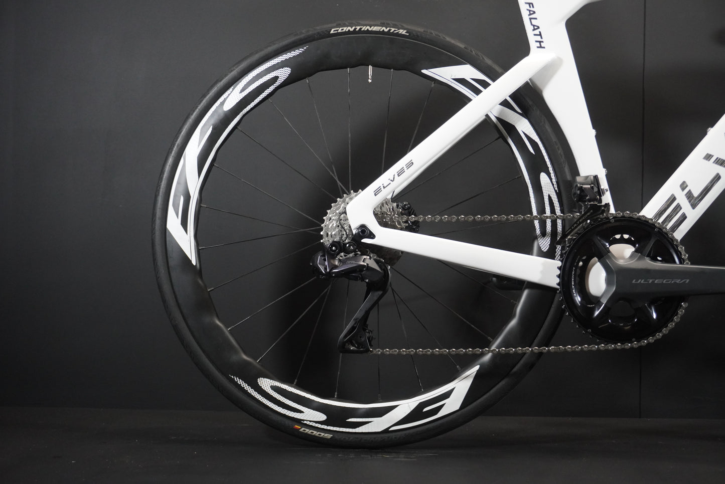 Elves Falath EVO+ Expert Di2 Carbon Disc Road Bike 2025 - 49cm