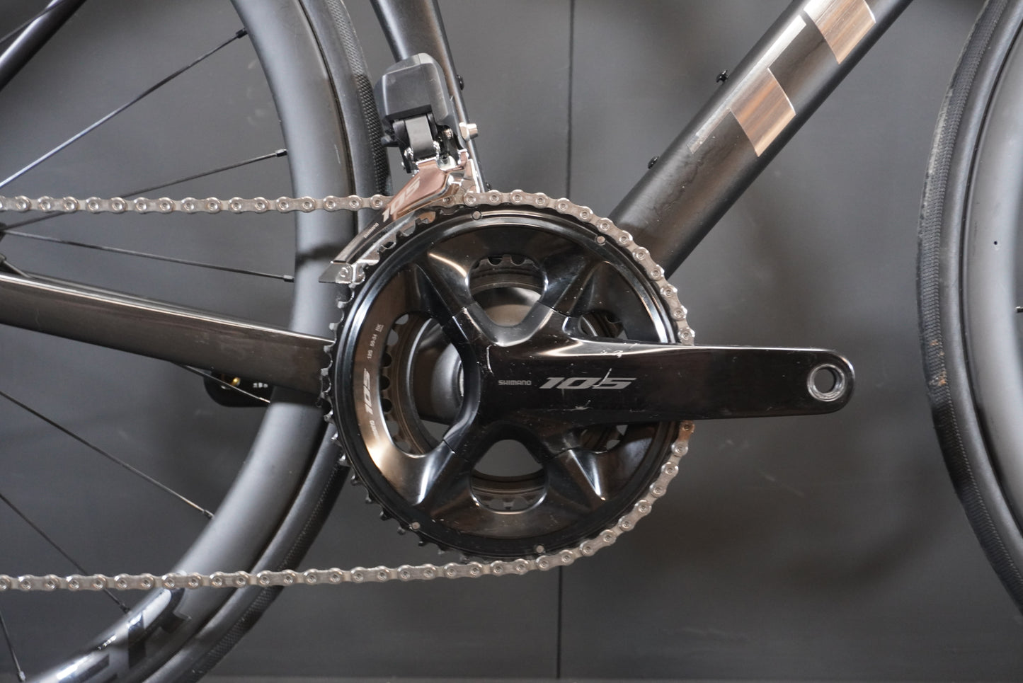 Trek Madone SL6 Gen 8 105 Di2 Carbon Disc Road Bike 2024 - Medium