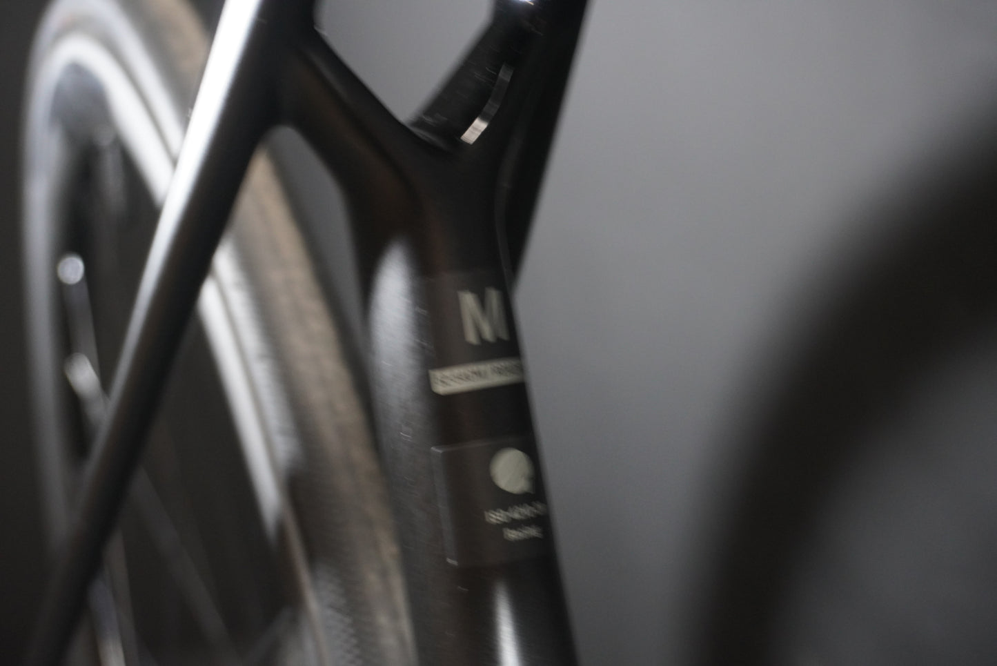 Trek Madone SL6 Gen 8 105 Di2 Carbon Disc Road Bike 2024 - Medium