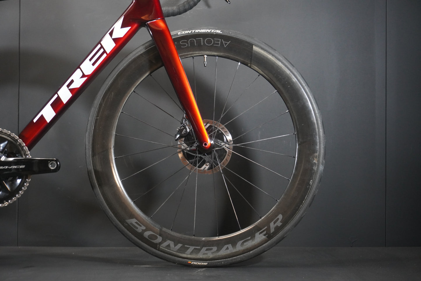 Trek Madone SLR 9 Gen 8 Carbon Disc Road Bike 2025 - M/L