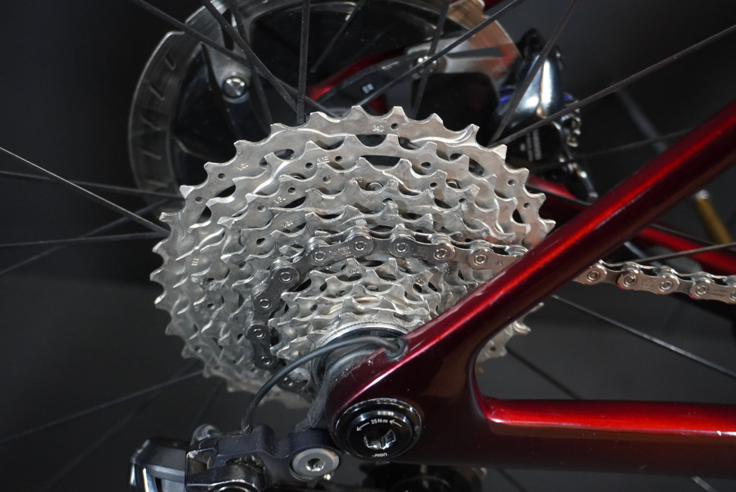 Trek Madone SLR 9 Gen 8 Carbon Disc Road Bike 2025 - M/L