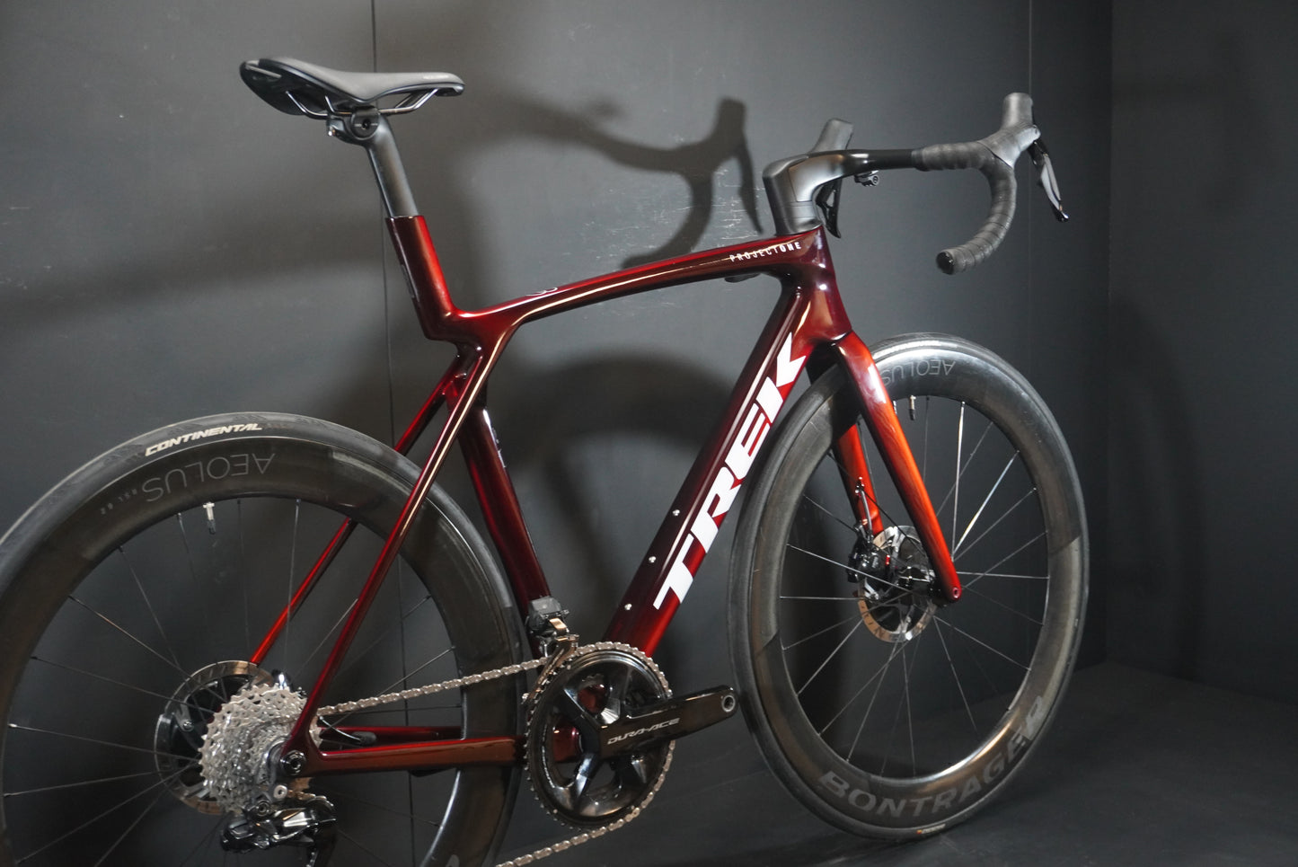 Trek Madone SLR 9 Gen 8 Carbon Disc Road Bike 2025 - M/L