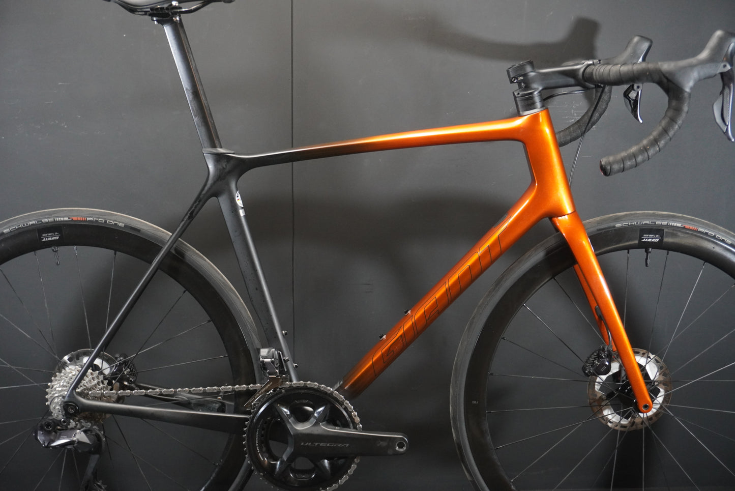 Giant TCR Advanced Pro 0 Di2 Carbon Disc Road Bike 2022 - Large