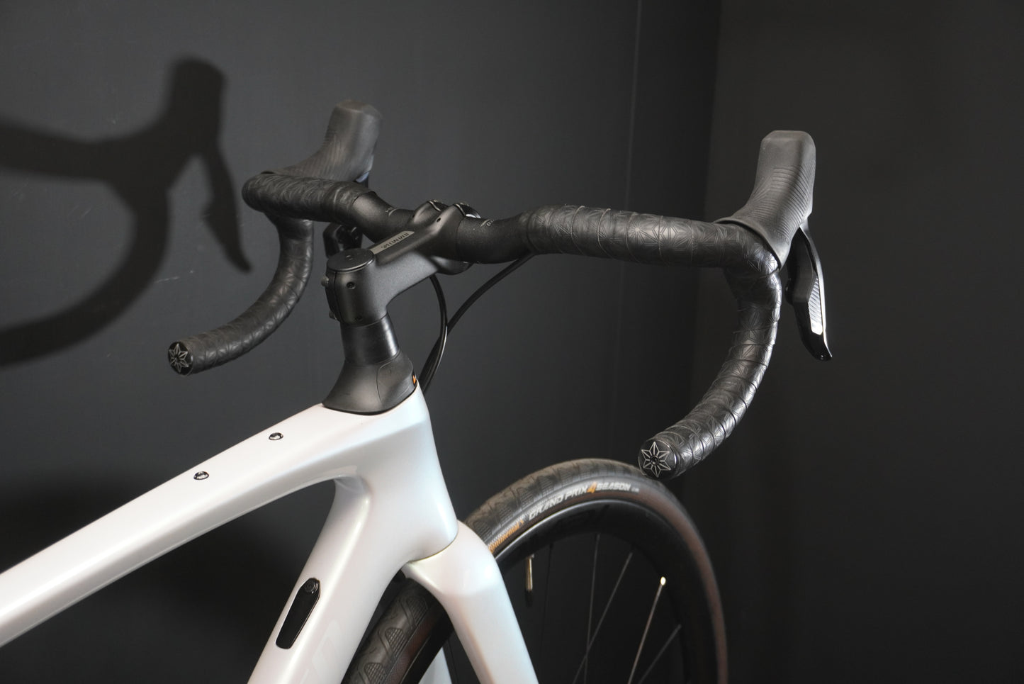 Specialized Roubaix SL8 Expert Carbon Road Bike 2025 - 54cm