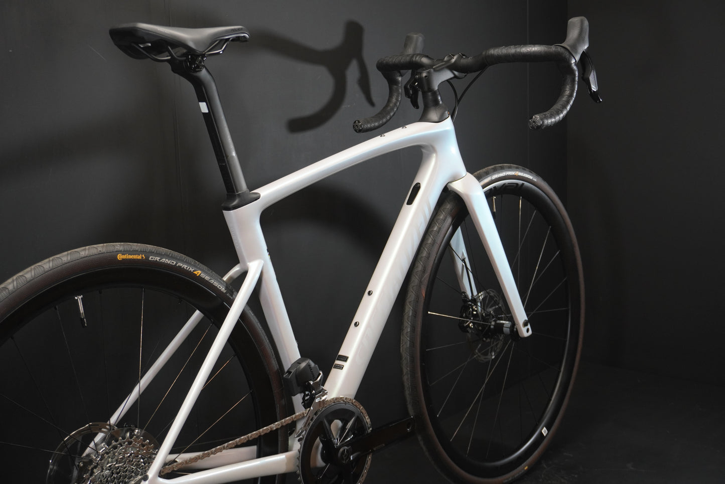 Specialized Roubaix SL8 Expert Carbon Road Bike 2025 - 54cm