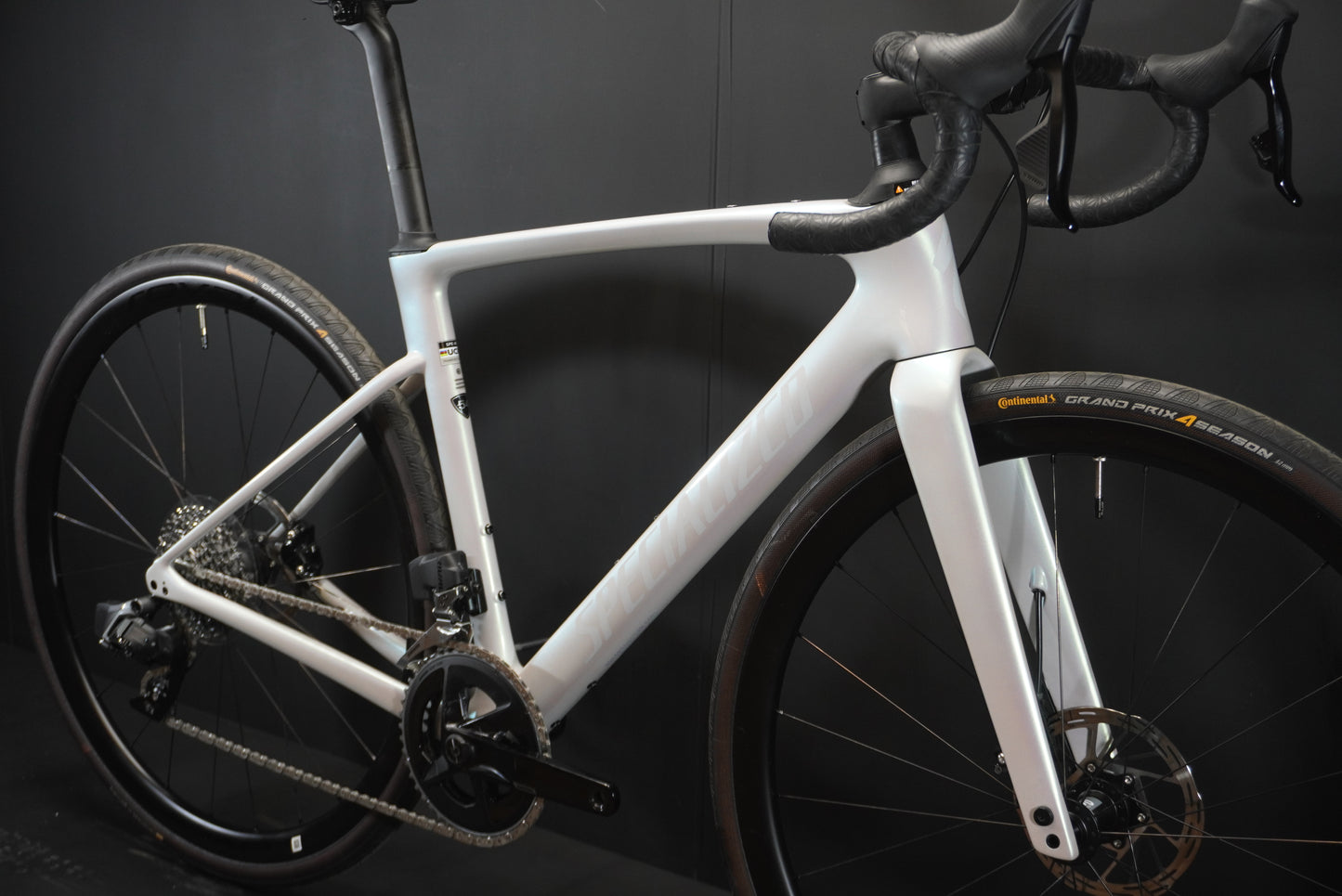 Specialized Roubaix SL8 Expert Carbon Road Bike 2025 - 54cm