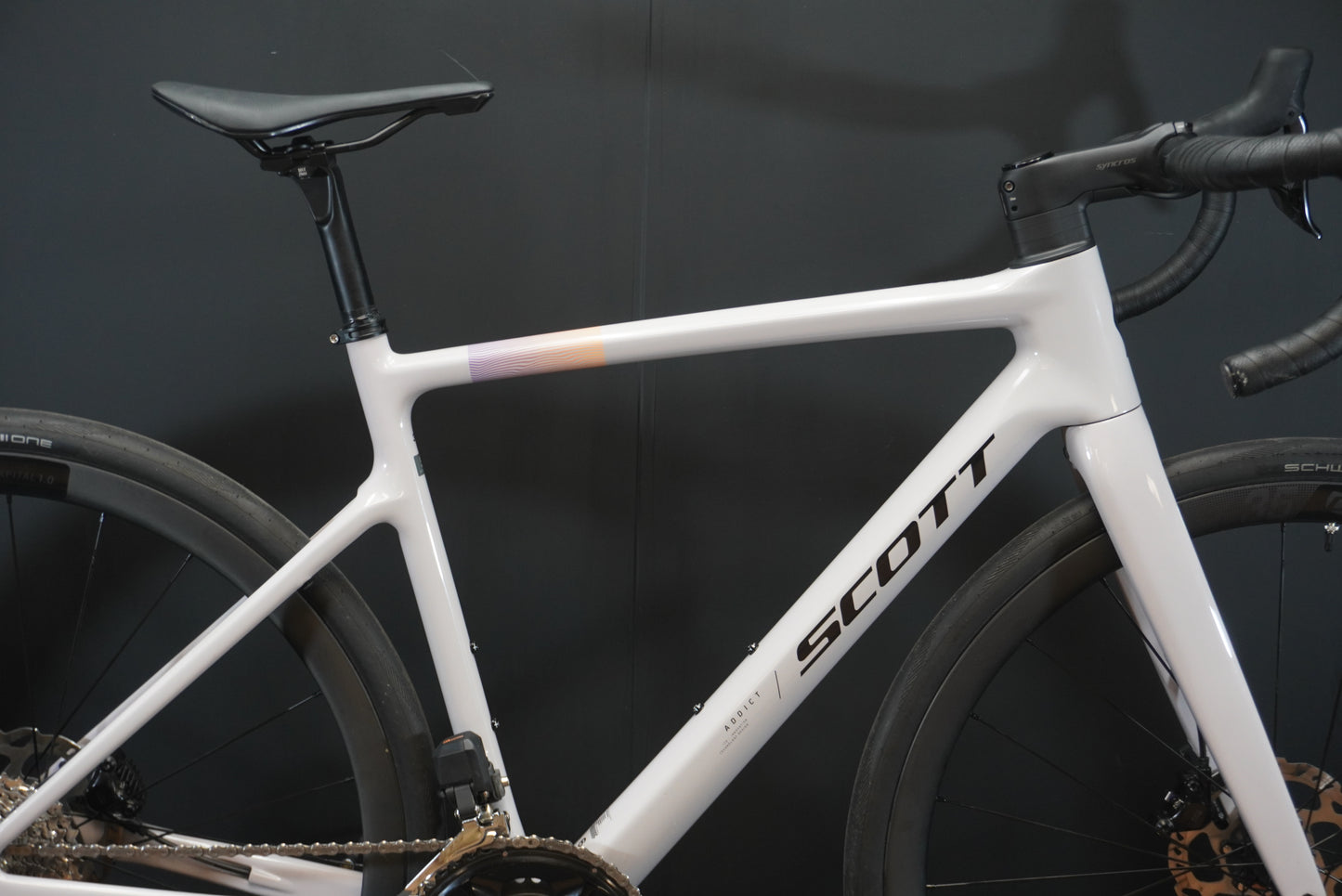 Scott Addict 30 Carbon Disc Road Bike 2025 - Small