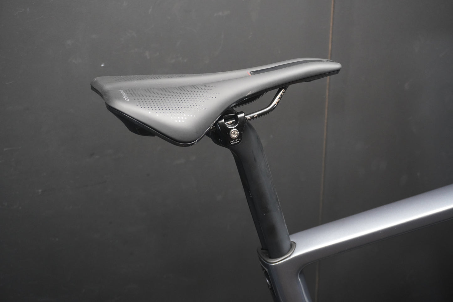 NEW Basso Astra 105 Di2 Carbon Disc Road Bike Grey 2025 - Various Sizes - Full Warranty