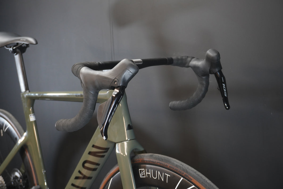 Canyon Aeroad CF SLX 7 Di2 Carbon Disc Road Bike 2024 - Medium