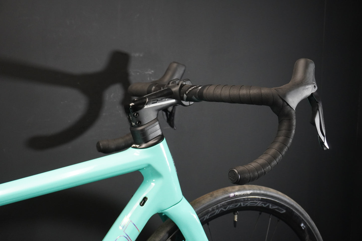 AS NEW Bianchi Specialissima CV Di2 Carbon Disc Road Bike 2022 - 53cm