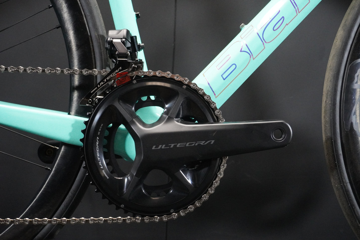 AS NEW Bianchi Specialissima CV Di2 Carbon Disc Road Bike 2022 - 53cm