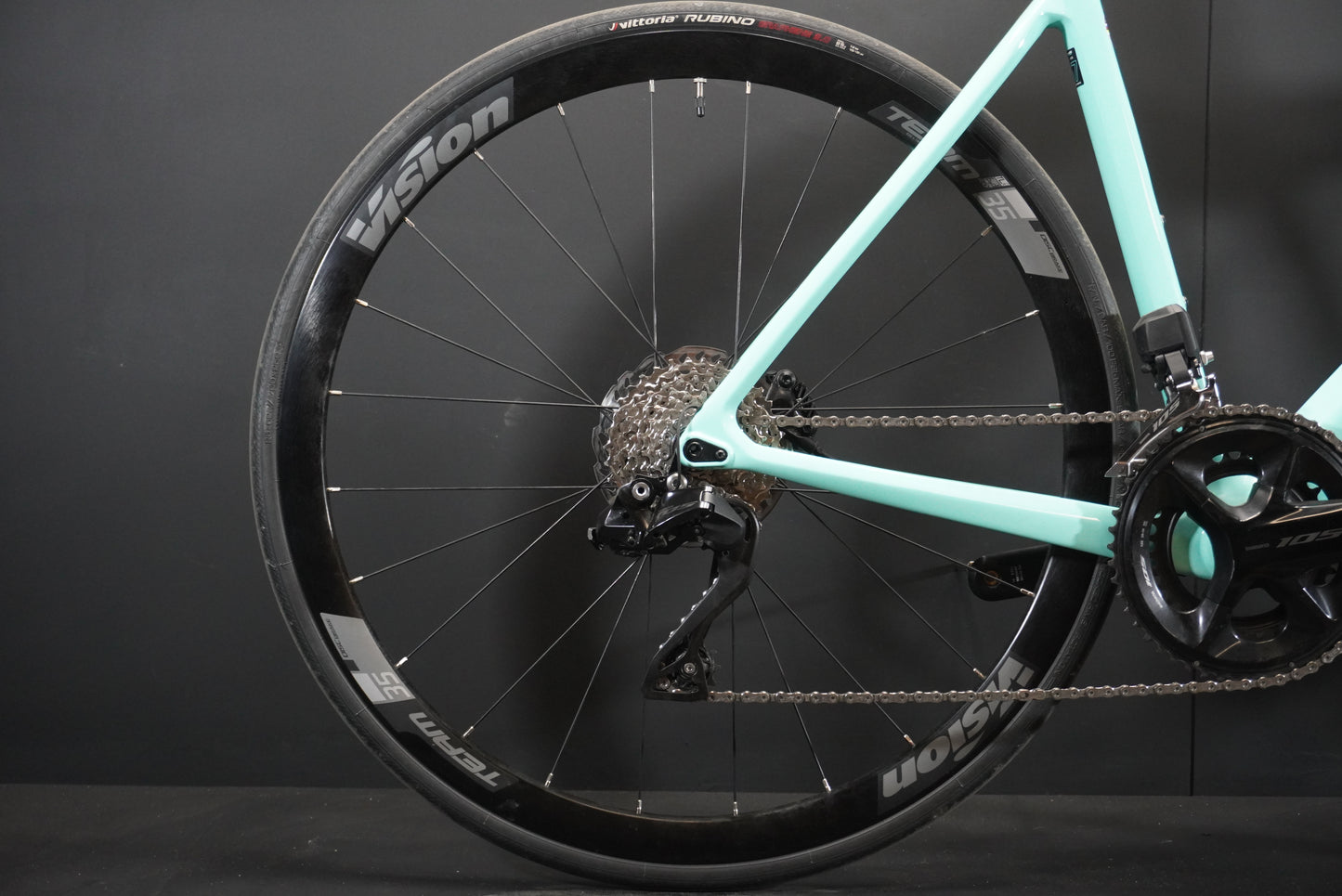 Bianchi Sprint 105 Di2 Carbon Disc Road Bike 2024 - 57cm