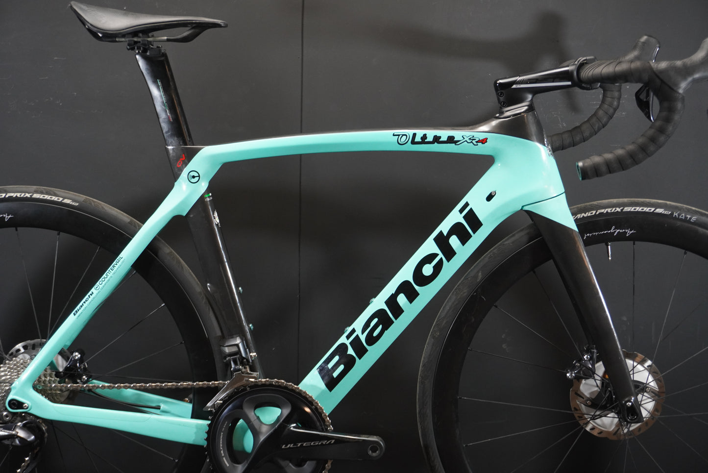 Bianchi Oltre XR4 CV Di2 Carbon Disc Road Bike 2021 - 55cm