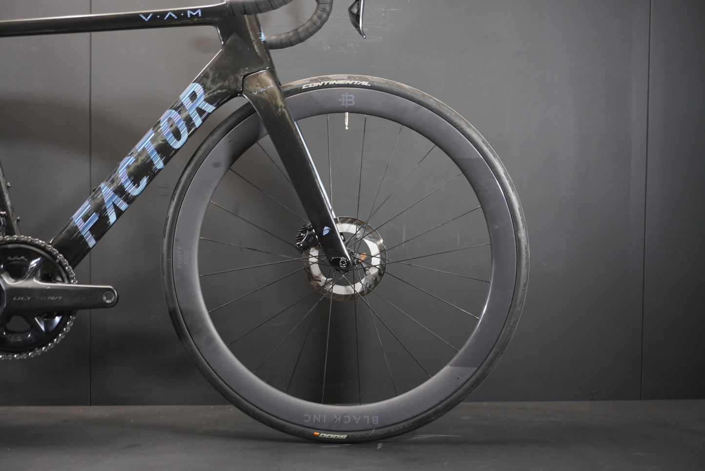 Factor Ostro VAM Carbon Disc Road Bike 2022 - 54cm