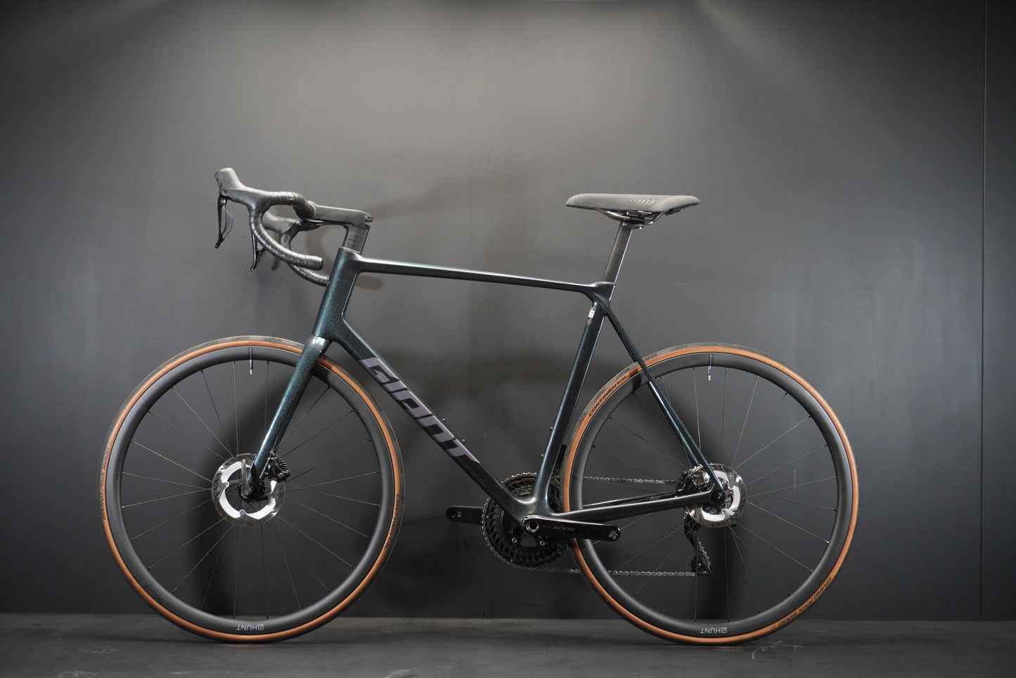 Giant TCR Advanced 1 105 Di2 Carbon Disc Road Bike 2024 - XL - Upgraded