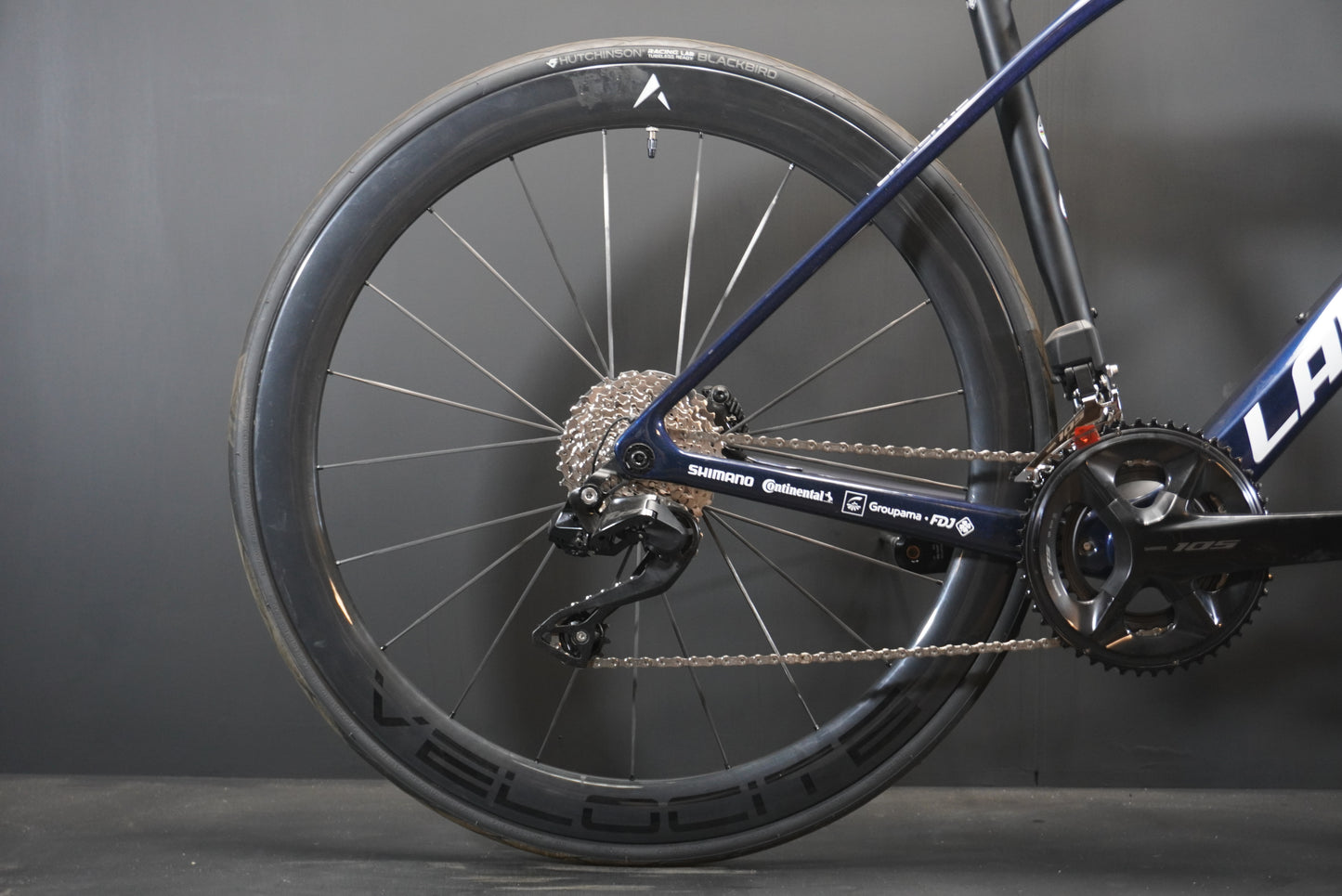 Lapierre Xelius SL FDJ 105 Di2 Carbon Disc Road Bike 2022 - Medium - Upgraded
