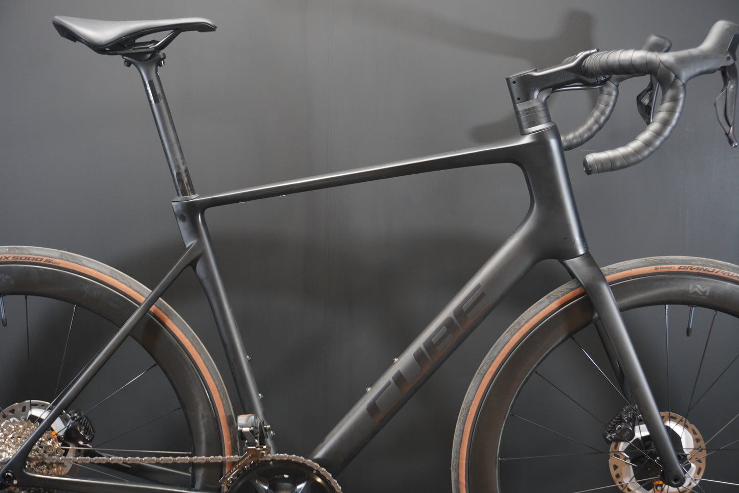 Cube Attain C:62 SLT Di2 Carbon Disc Road Bike 2026 - 58cm