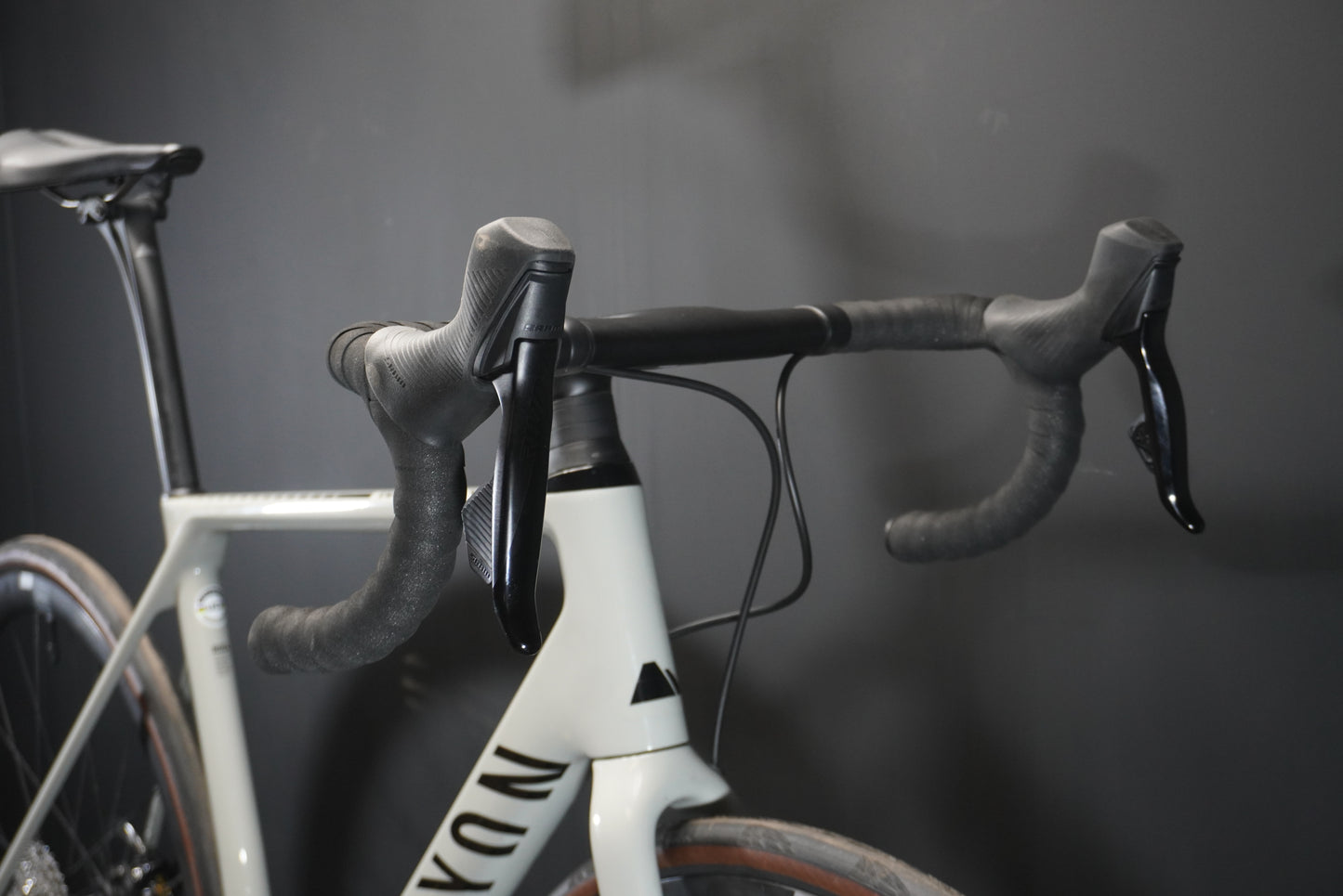 Canyon Endurace CF SL7 AXS Carbon Disc Road Bike 2022 - Medium - Upgraded Wheels