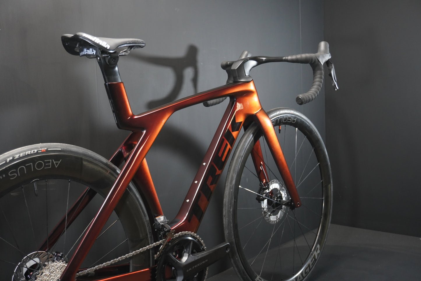 Trek Madone SLR 7 Gen 7 Di2 Carbon Disc Road Bike 2023 - 52cm