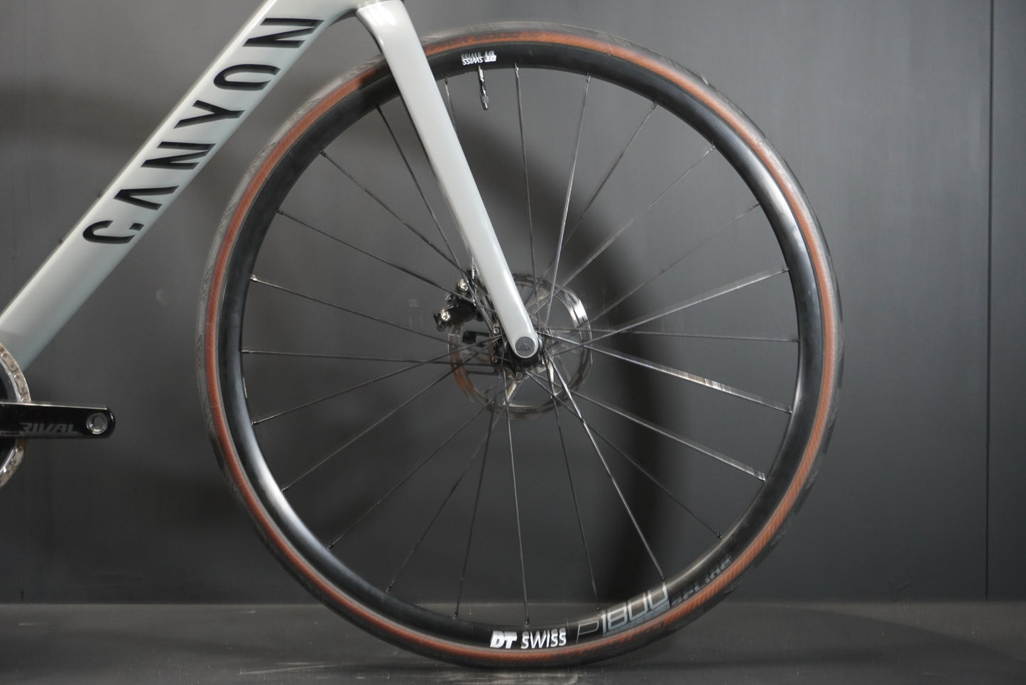 Canyon Ultimate CF SL eTap & PM Carbon Disc Road Bike 2022 - Large